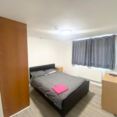 The Heathrow Lodge London Uk Harmondsworth Buitenkant foto